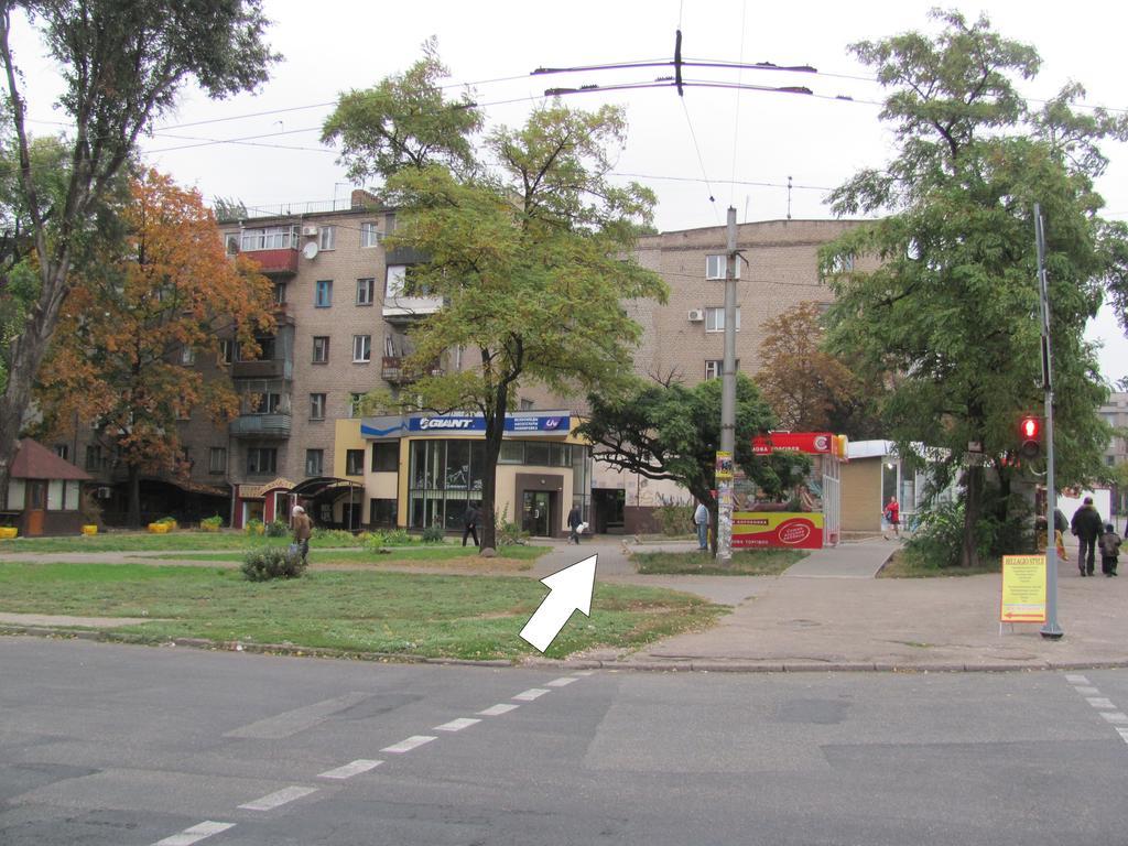 Apartment On Nezalezhnoy Ukrаiny Near Intourist Hotel Zaporizhia エクステリア 写真
