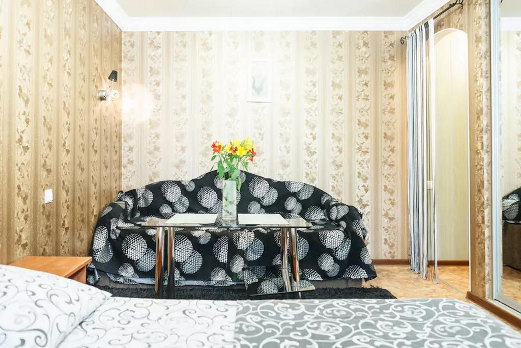 Apartment On Nezalezhnoy Ukrаiny Near Intourist Hotel Zaporizhia エクステリア 写真