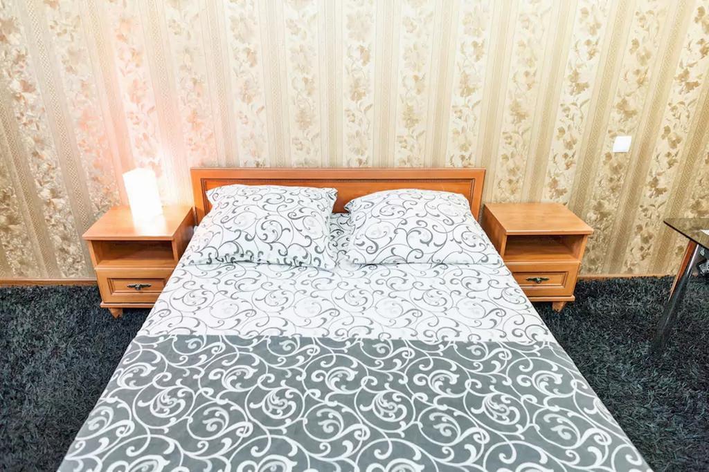 Apartment On Nezalezhnoy Ukrаiny Near Intourist Hotel Zaporizhia エクステリア 写真